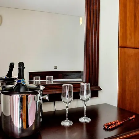 Piano House *